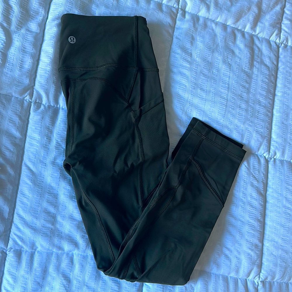 Lululemon - size 6 legging - 25” crop